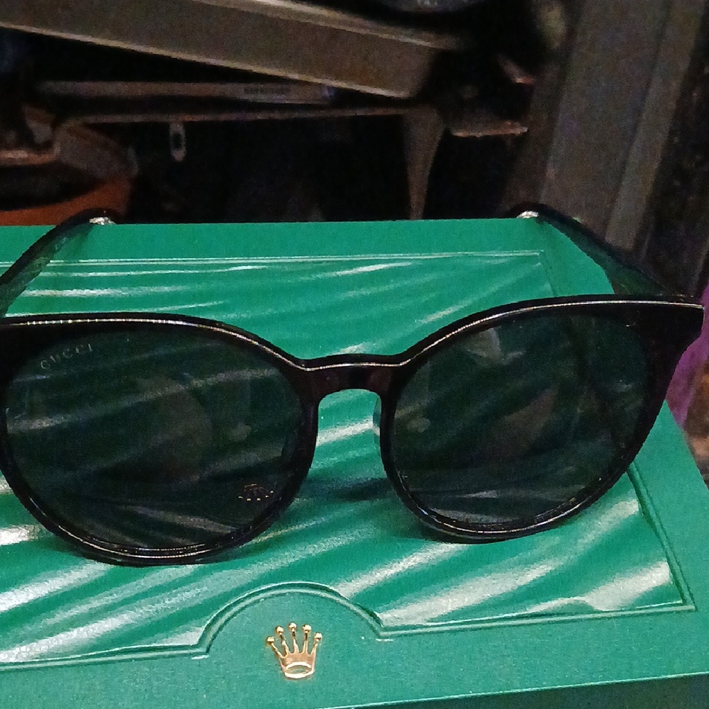 Gucci Dark Frame Sunglasses